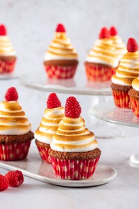 Marshmallow fluff cupcakes