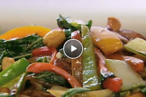 Paprika wokschotel met kip en cashewnoten