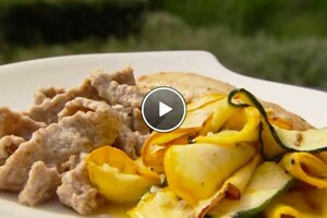 Courgette met citrusdressing en huisgemaakte noedels