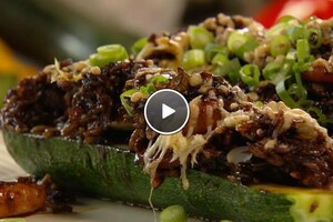 Gevulde courgettes op Cajunstyle