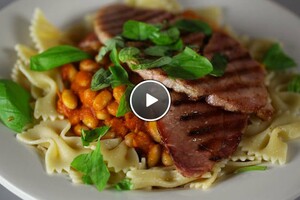 Witte bonen in tomatensaus met ham en pasta