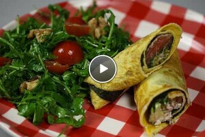 Omelet sushi wraps