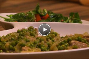 Spezzatino con piselli & Insalata con Melagrana