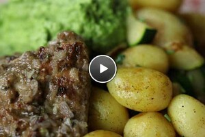 Doperwtenpuree met gekruide kip