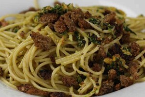 Pesto Trapanesi met auberginesalade
