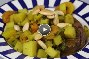 Tajine rundvlees met gedroogde abrikozen en amandelen (marrokaans stoofpotje)