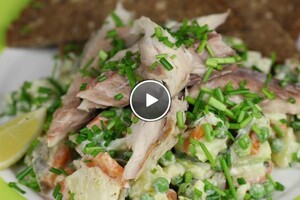 Poolse salade met gerookte makreel