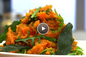 Zoete aardappelpuree met rucola
