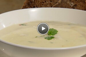 Asperge-muntsoep met Hollandse garnalen
