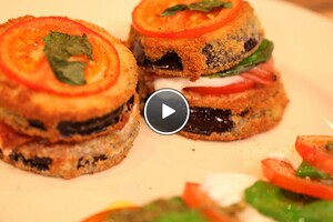 Torre di Melenzane (toren van aubergine) & Salade Caprese con pesto (tomaten mozzarella met pesto)