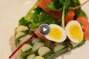 Aspic van witte asperges met verse kruiden