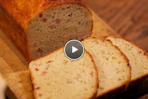 Aardappelbrood met spekjes en rozemarijn