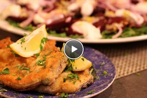 Knapperige karbonades met bietjessalade