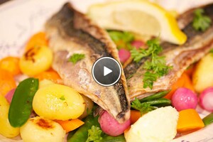 Makreelfilet met salade van peultjes
