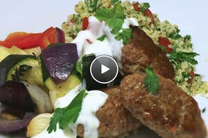 Kofta’s met geroosterde groente en bulgur