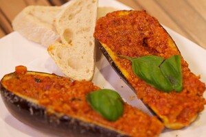 Melanzane ripiene (gevulde aubergine)