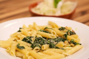 Penne Spinaci e gorgonzola (pasta met spinazie en gorgonzola) & Insalata di finocchi (venkelsalade)