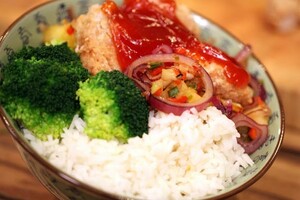 Koe lo kai (zoetzure kip)