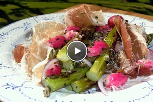 Gegrilde asperges met Parmezaanse kaas