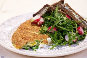 Geitenkaasomelet met gele paprika