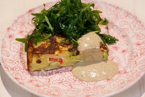 Chinese koolfrittata met ansjovisdressing