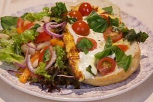 Omelet Caprese