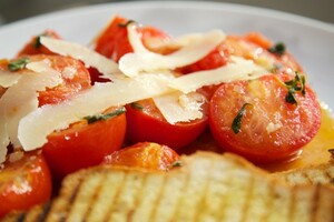 Gebakken tomaat met Parmezaan