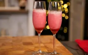 Vlierbessenlimonade en frambozenspoom