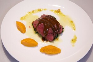Rosbief van hert met bockbiersaus