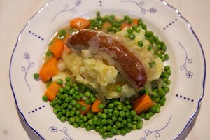 Bangers & mash met uienjus