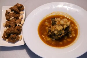 Bulgurchorba met ossenstaart en bliratkoekjes (stoofpot van ossenstaart met bulgur en amandelkoekjes)