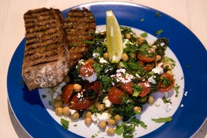 Chorizo-kikkererwtensalade met feta
