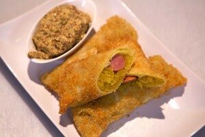 Hondel met zelfgemaakte mosterd (Loempia’s met zuurkool en worst)