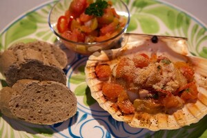 Coquilles met tomaat-grapefruitsalade
