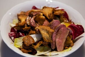 Salade van gemarineerde eendenborst en sinaasappel