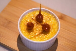 Crème brûlée van lavendel met gekarameliseerde hazelnoten