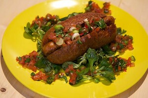 Pittige merguezdogs met salsa