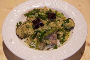 Thaise groene curry met kippendijen