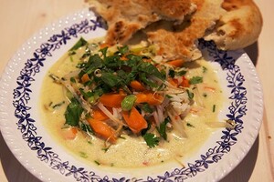 Kokossoep met naanbrood
