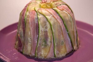 Ciambella di riso ripiena (risottotaart met doperwten en ontbijtspek)
