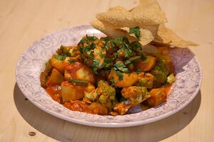 Zoete aardappelcurry met papadums