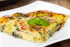 Frittata met olijven en paddenstoelen