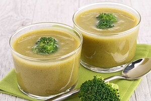 Indiase broccolisoep