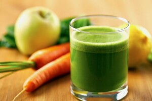 Wortel-bleekselderij-gembersmoothie