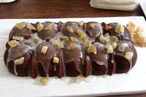 Kleverige honing-gembercake