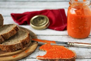Matboecha: gezond broodbeleg met tomaten
