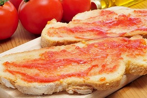 Pan con tomate