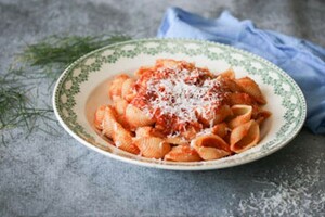 Pasta met krabsaus en verborgen groentes
