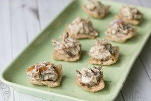 Makreel-truffel-rillettes op een krokant bedje van zeewier
