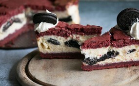 Red velvet Oreo cheesecake